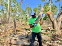 FPL volunteer External Affairs Manager Baldwyn English restored the southern five acres at Calderon Pine Rockland with the North American Butterfly Association as part of FPL’s 15th annual Power to Care week.